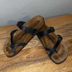 NWOT • Women’s Mayari Birkenstocks • Euro Sz 38 (7) • Black